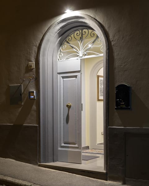 Property building, Facade/entrance