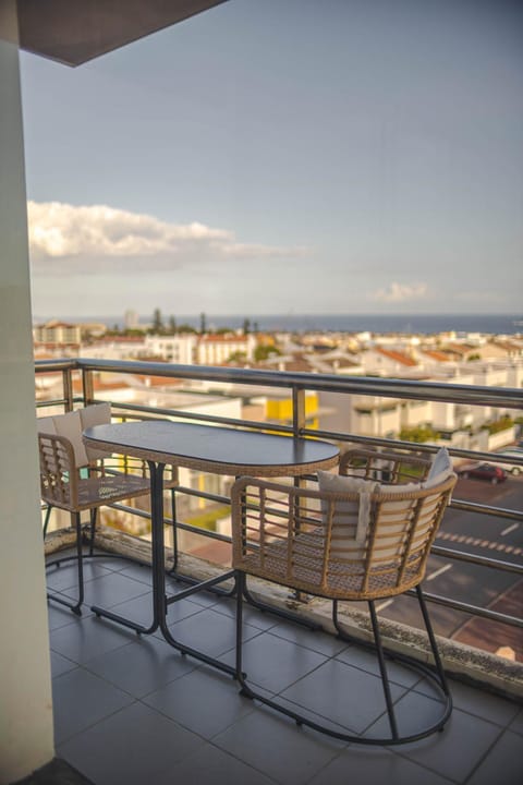 Balcony/Terrace, City view