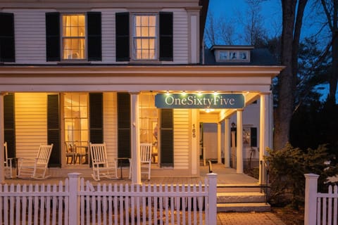 Property building, Facade/entrance, Property logo or sign