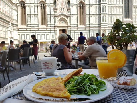 Restaurant/places to eat, Food and drinks, Breakfast, Lunch, Family