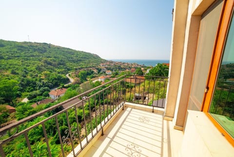 Day, Natural landscape, View (from property/room), Balcony/Terrace, Mountain view, Sea view