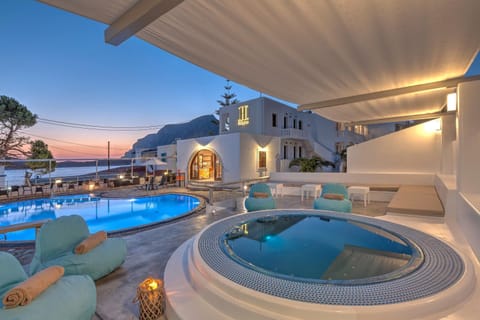 Hot Tub, Swimming pool