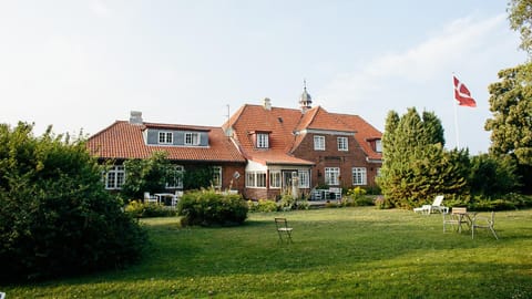 Property building, Garden