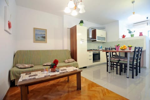 Kitchen or kitchenette, Living room, Dining area
