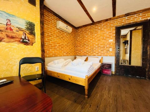Bed, air conditioner