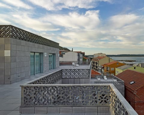 Neighbourhood, Balcony/Terrace, City view