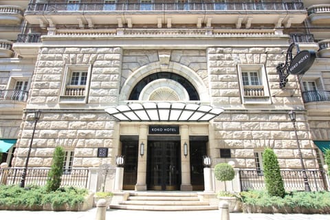 Facade/entrance