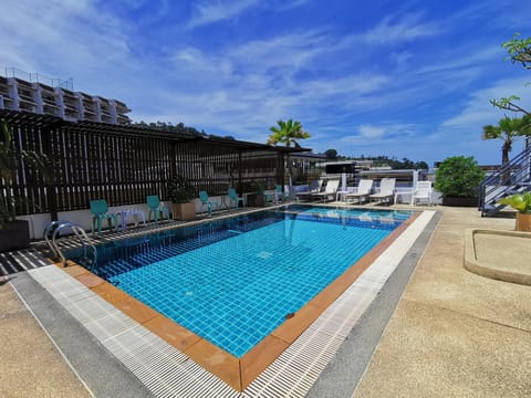 Day, Pool view, Swimming pool, sunbed