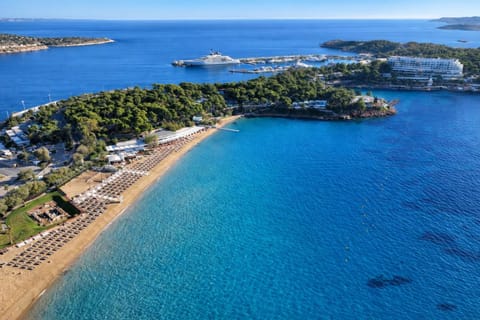 Nearby landmark, Natural landscape