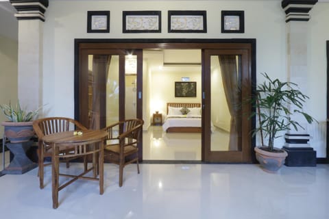 Property building, Balcony/Terrace, Other, Photo of the whole room, Decorative detail