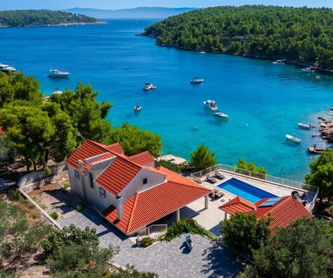 Property building, Day, Bird's eye view, Beach, Swimming pool