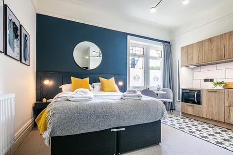 Kitchen or kitchenette, Photo of the whole room, Bedroom, pet friendly, towels