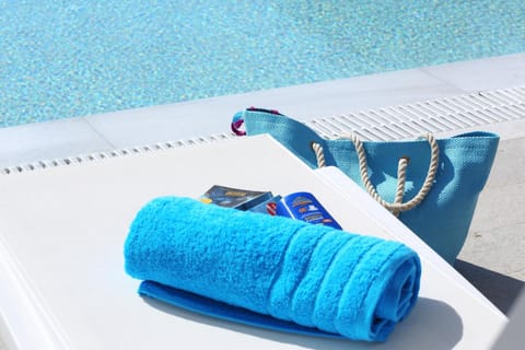 Decorative detail, Swimming pool, Swimming pool