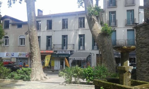 Facade/entrance, City view, Landmark view