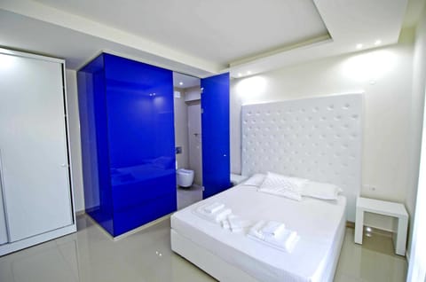 Bed, Photo of the whole room, Decorative detail