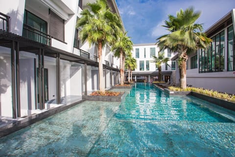 Property building, Swimming pool