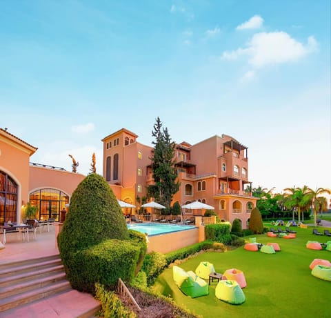 Property building, Day, Garden, Balcony/Terrace, Swimming pool