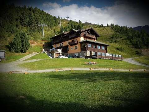 Chalet Dei Rododendri Chalet in Canton of Grisons