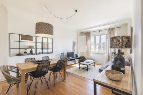 Communal lounge/ TV room, Other, Photo of the whole room, Decorative detail, Dining area