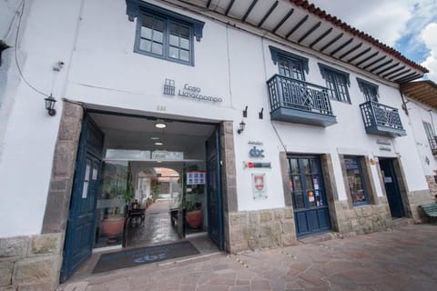 Property building, Facade/entrance, Day