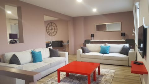 Communal lounge/ TV room, Lounge or bar