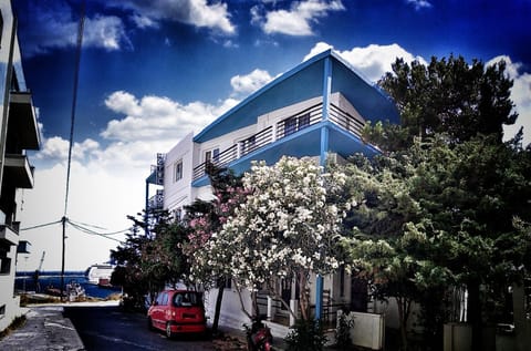 Facade/entrance, Spring, Summer, Autumn