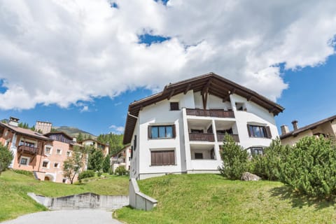 Chesa Seja - Zuoz Apartment in Canton of Grisons