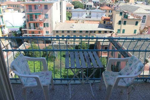 View (from property/room), Balcony/Terrace, City view