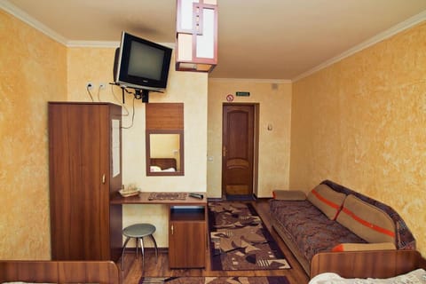 Nearby landmark, Bed, Neighbourhood, Other, Photo of the whole room, Decorative detail, Entertainment, Meals, Family