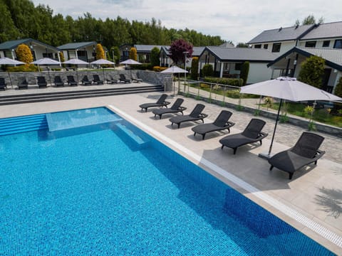 Pool view, Swimming pool, sunbed