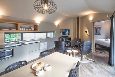 TV and multimedia, Living room, Dinner, flat iron