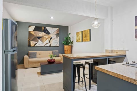 Kitchen or kitchenette, Seating area, Dining area