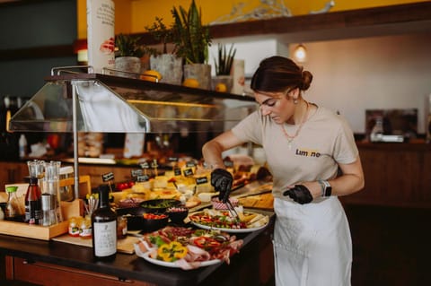 Restaurant/places to eat, Breakfast