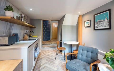 Kitchen or kitchenette, Living room