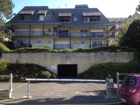 Facade/entrance, Casino