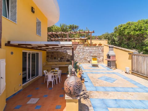 Patio, BBQ facilities, Garden