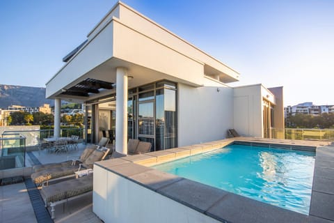 Mountain view, Pool view, Swimming pool