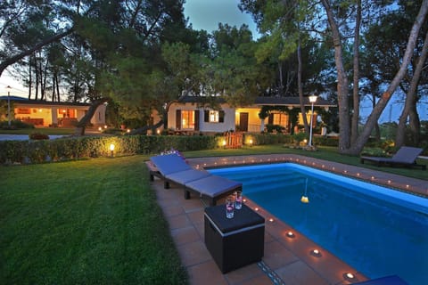 Patio, BBQ facilities, Garden, Balcony/Terrace, Swimming pool