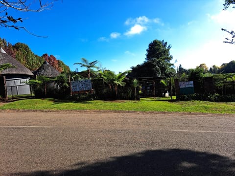 Property building, Day, Property logo or sign, Garden