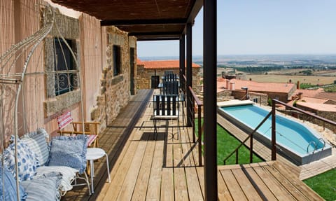 Property building, Natural landscape, View (from property/room), Balcony/Terrace, Mountain view, Pool view, Swimming pool, sunbed