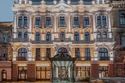 Property building, City view, Location