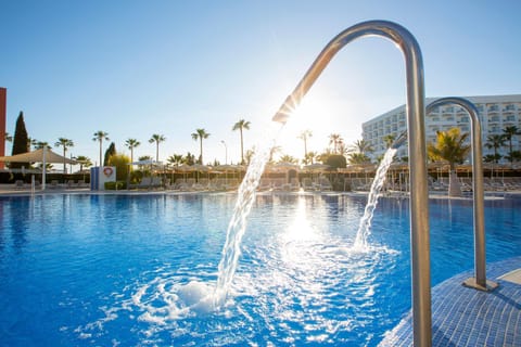 Swimming pool, sunbed
