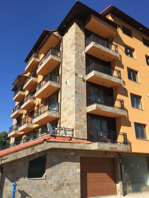 Facade/entrance, Bird's eye view, On site, Street view