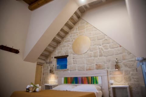 Photo of the whole room, Quiet street view