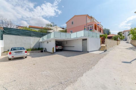 Property building, Facade/entrance, Street view, Parking