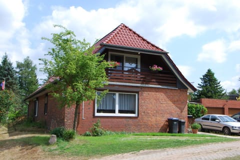 Facade/entrance, Off site