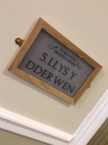 Llys y Dderwen - Oak Court Apartment in Aberystwyth
