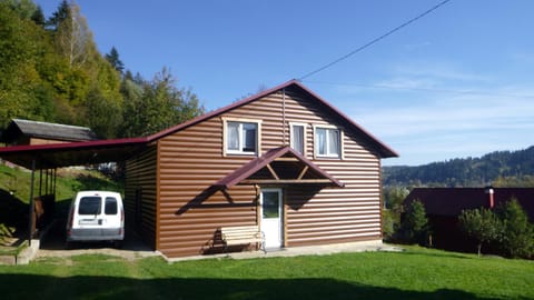 Property building, Day, Mountain view