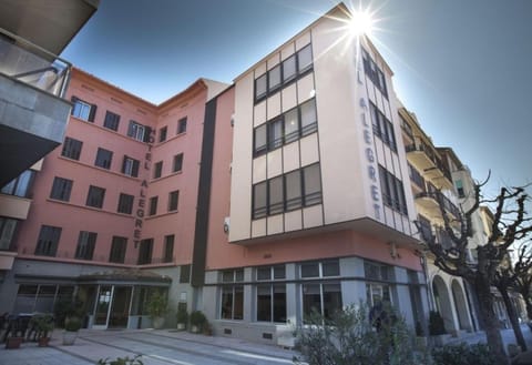 Property building, Facade/entrance, Off site