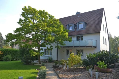 Property building, Day, Garden